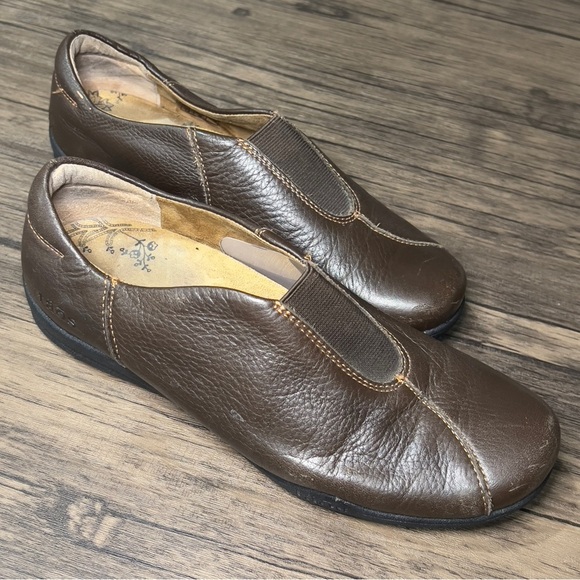 Taos Town Center Leather Dark Brown Slip On Comfort Shoes Flats Walking - Picture 2 of 15